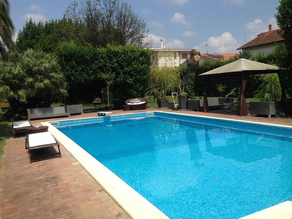 Villa Guelfi Cascina Exteriör bild